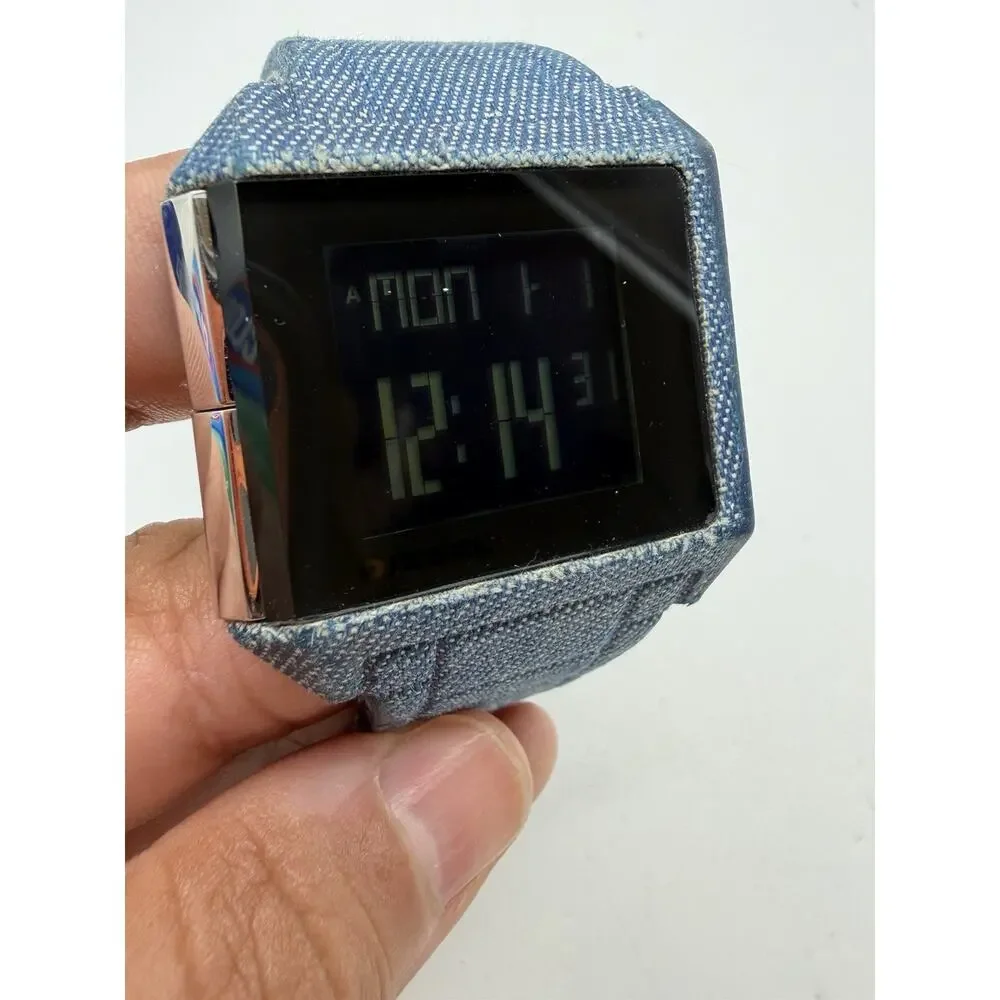 DIESEL DZ1713 Watch Denim Color Silicone Strap Good Condition New Battery